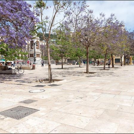 Merced10 3E Malaga Bagian luar foto